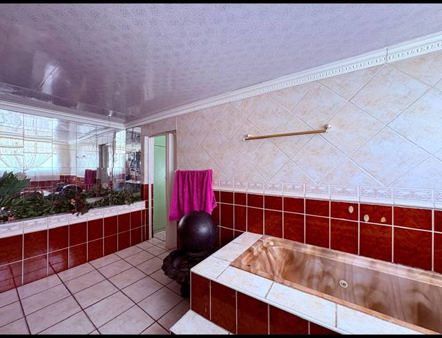 3 BEDROOM HOUSE FOR SALE IN BRENTHURST